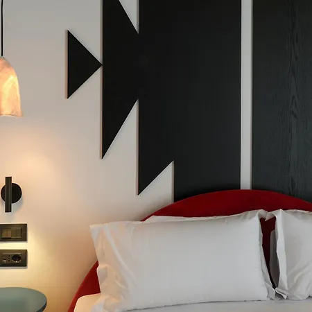Bazaar Center Hotel Tirana