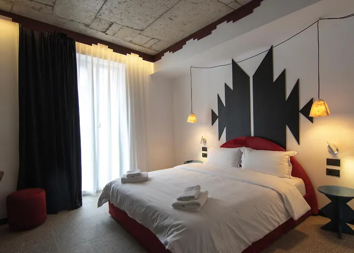 Bazaar Center Otel Tiran