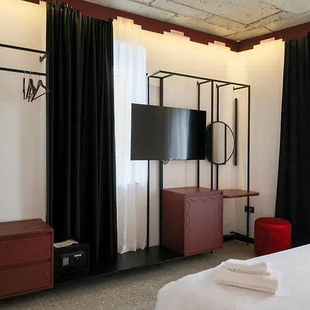 Bazaar Center 4*