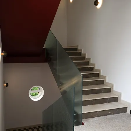 Bazaar Center 4* טיראנה